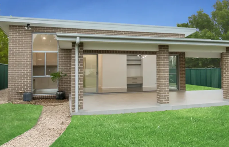 5 Star builders finishing a granny flat